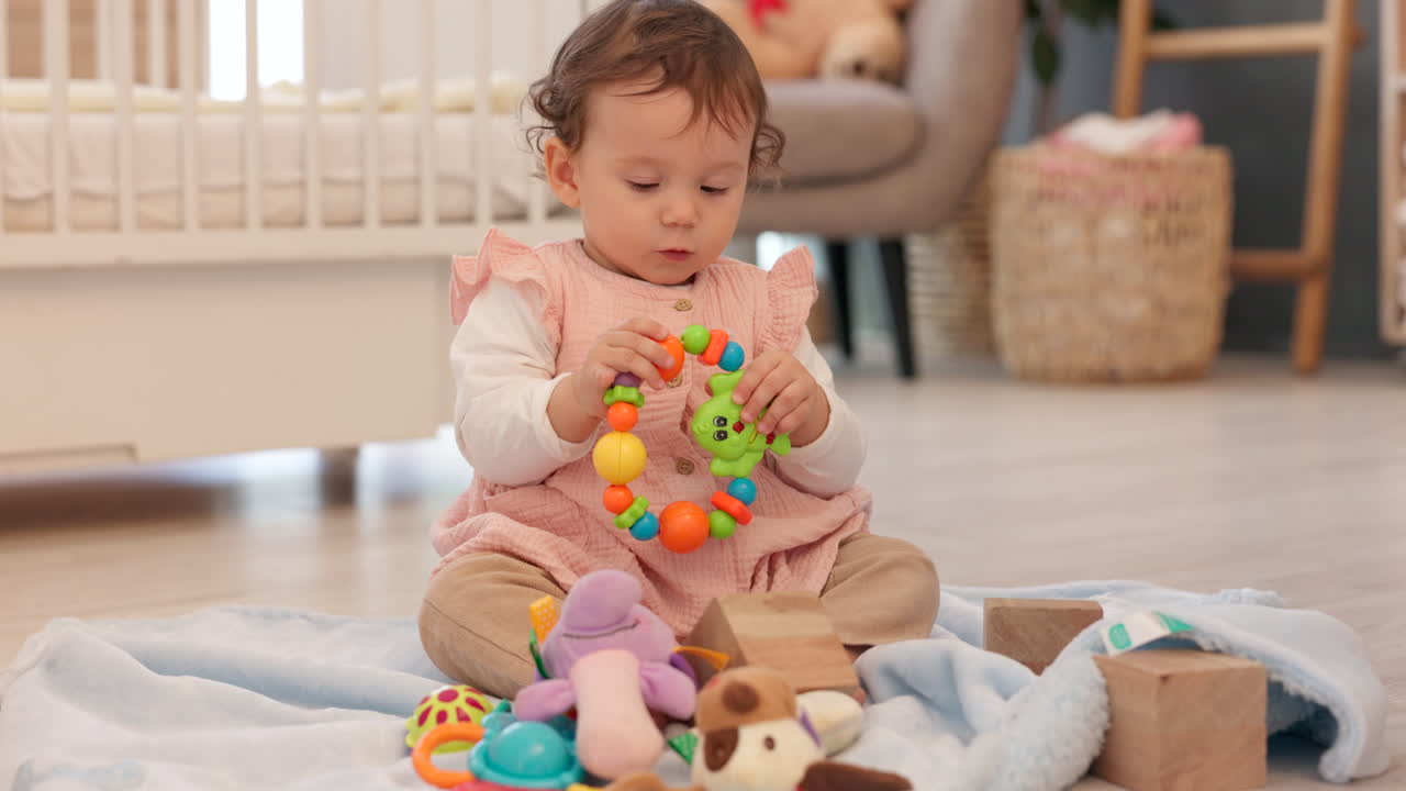 bebé, hogar y juguetes sensoriales experiencia de un niño