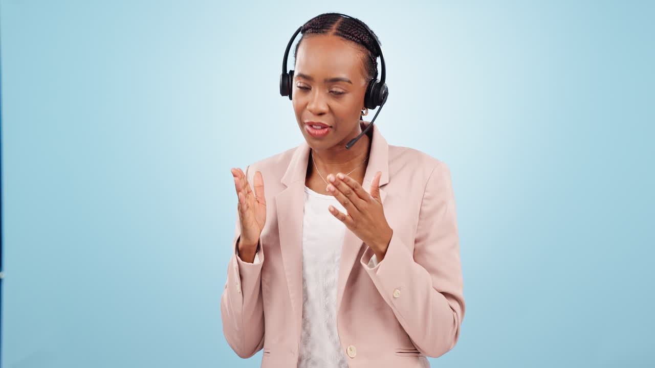 centro de llamadas, estrés con una llamada telefónica
