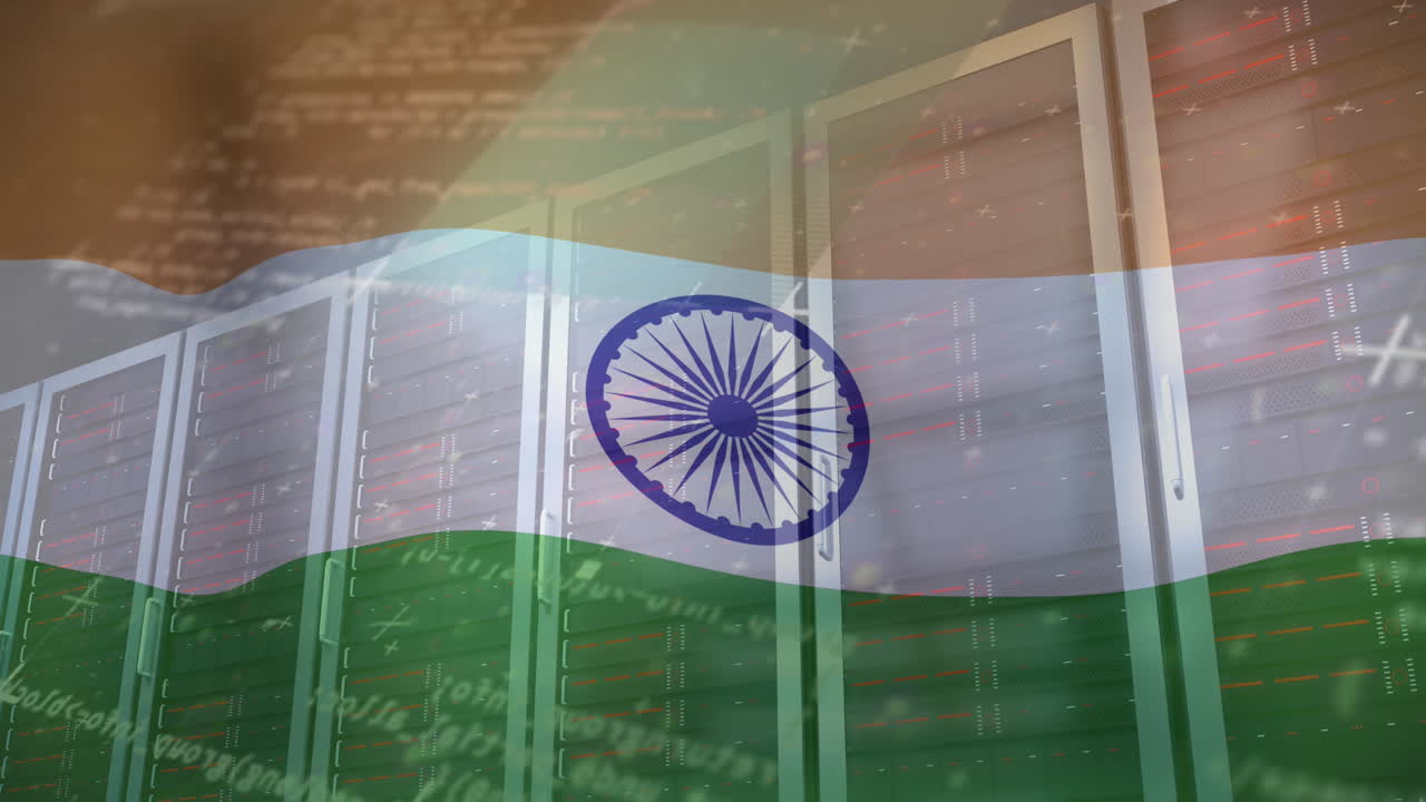 データサーバーラック上でコンピュータ言語とインドの旗のアニメーション