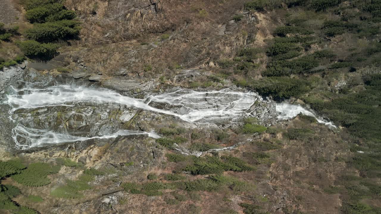 Cachoeira Nardis, Trentino, Alpes Italianos, Itália.