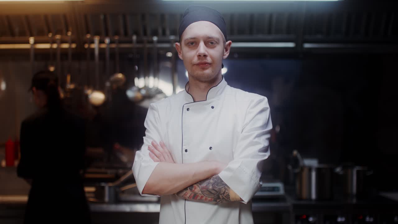 retrato de chef en la cocina