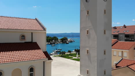 Aerial-drone-shot-of-the-Cetina-river-in-Omiš,-Croatia,-and-the-town-of-Omi?