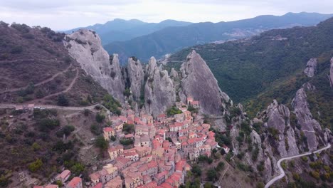 Castelmezzano-Mountain-Village-in-Basilicata-region,-Southern-Italy---Aerial-Drone-View-of-the-Small-Town-and-Rocks