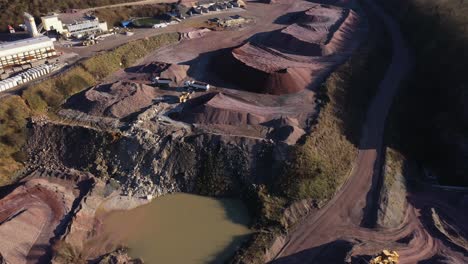 Sandverladung-In-Einem-Sandsteinbruch-In-Der-Normandie