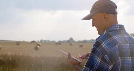 Amor-A-La-Agricultura-Agricultor-Moderno-2