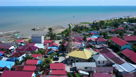 Mezquita-An-Nur-Mezquita-Torre-Minarete-En-El-Subdistrito-De-Manggar-En-Balikpapan,-Indonesia