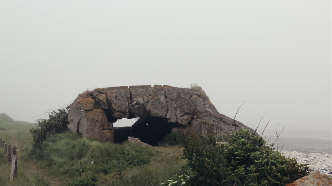 노르망디에 버려진 2차대전 벙커 설치