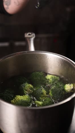 boiling broccoli