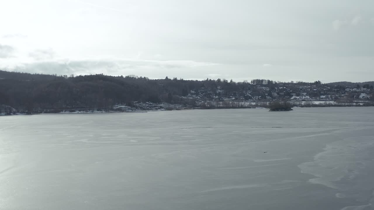 겨울철 켈러 국립공원의 무인 항공기 공중 전망
