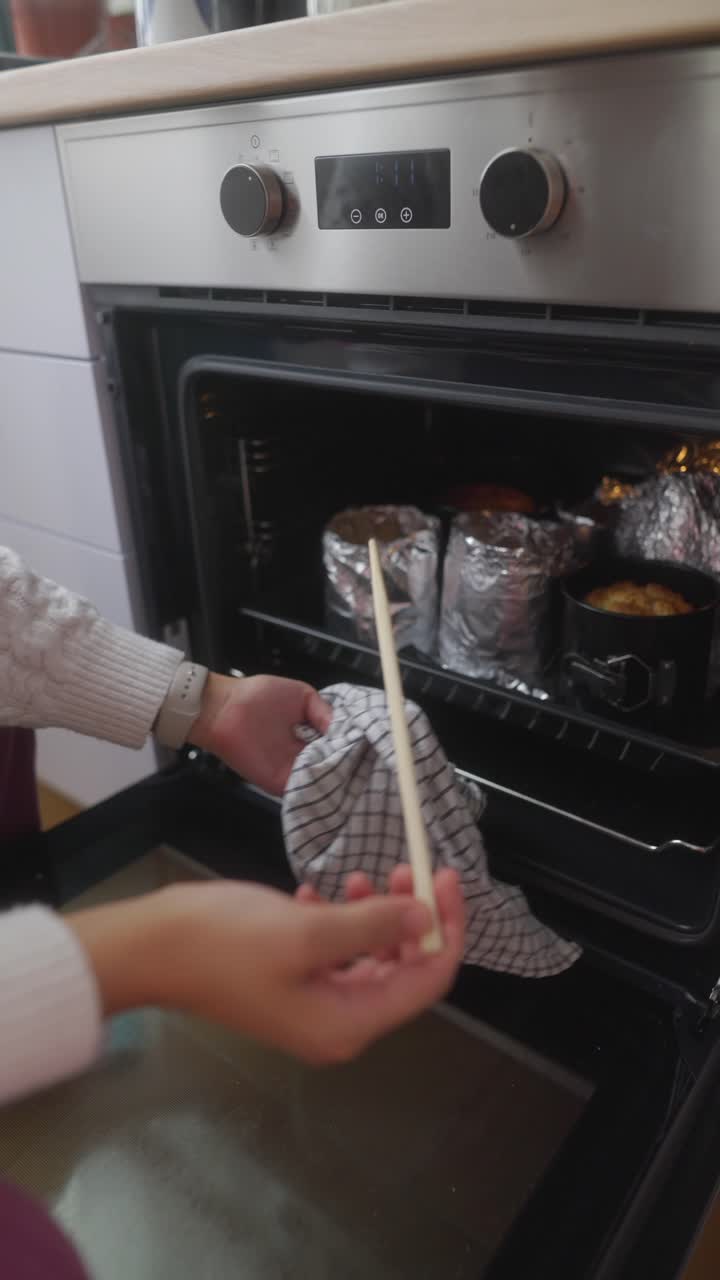 Controllo dei prodotti da forno nel forno
