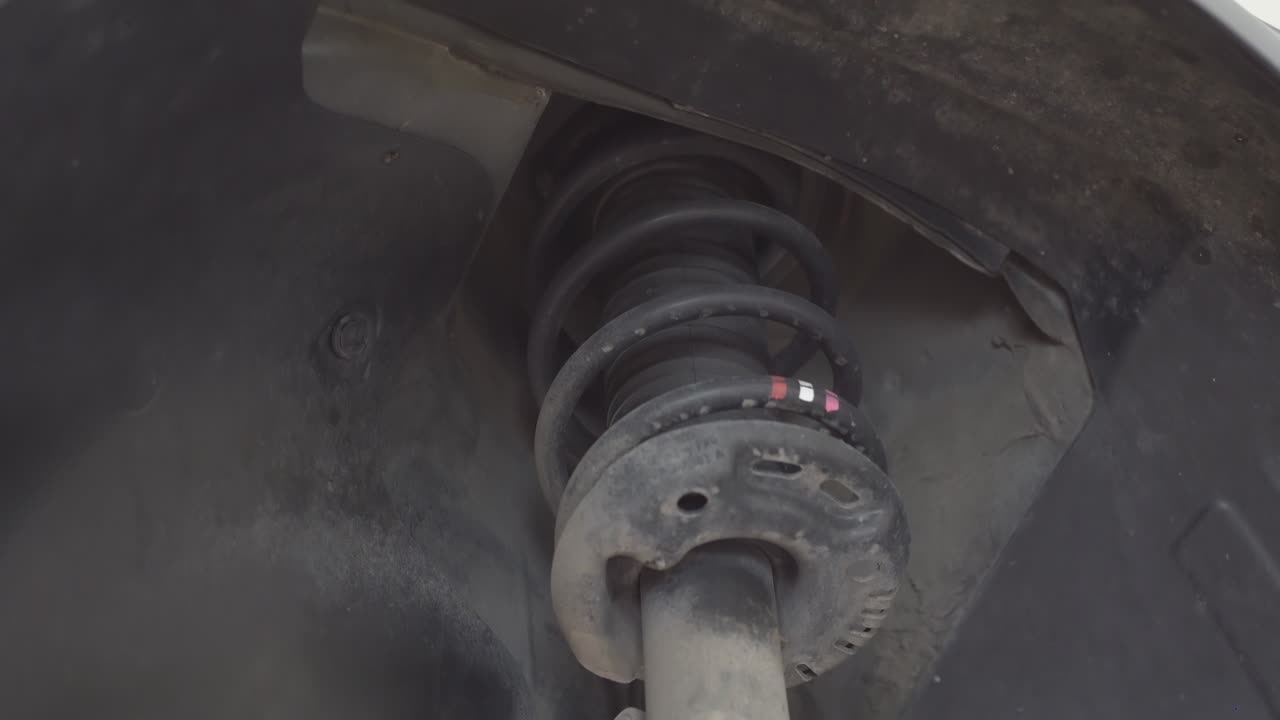 자동차 충격 흡수기