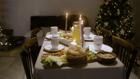 celebración de la víspera de año nuevo en la sala de estar.