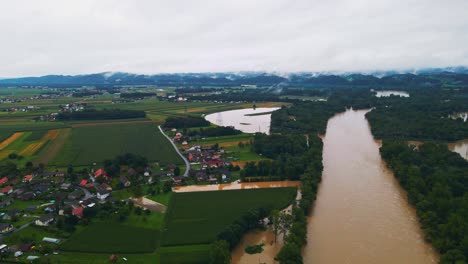 Horribles-Imágenes-Aéreas-De-Drones-4k-De-La-Región-De-Podravje-En-Eslovenia-En-Agosto