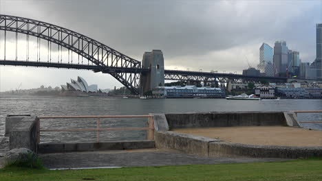 Weitwinkelaufnahme-Des-Hafens-Von-Sydney-Am-Frühen-Morgen