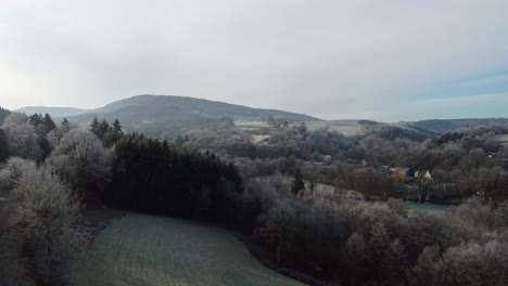 Vista-Aérea-Del-Hermoso-Paisaje-Invernal-Belga-En-El-Sur-De-Bélgica,-Walloni?