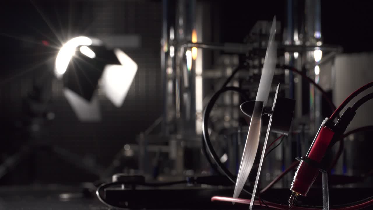 охлаждающий вентилятор в научной лаборатории 2