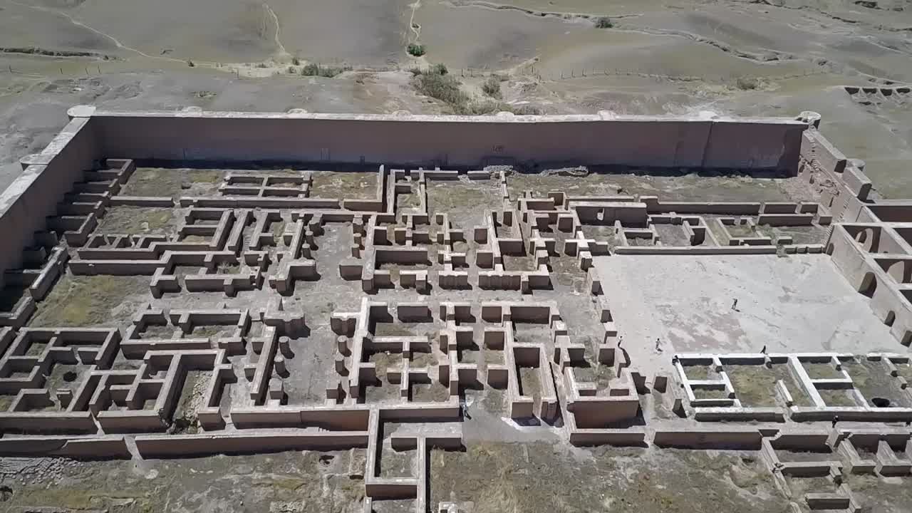 imágenes aéreas de la mezquita malwiya en samarra, irak.