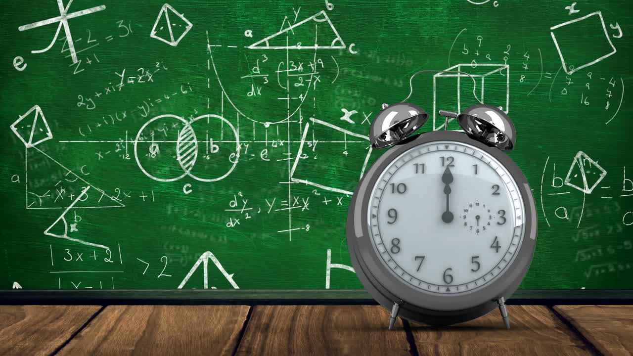 reloj animado en madera con diagramas matemáticos destaca el tema de la escuela.