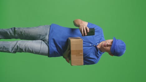 paquete de escaneo de la persona de entrega