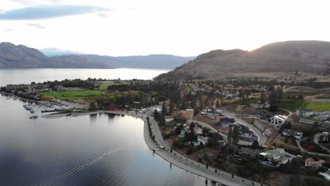 Drone-Antena-Frente-Al-Mar-Del-área-Local-De-Kelowna