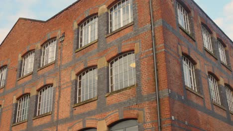 Edificio-De-Ladrillo-Del-Museo-De-Ciencia-E-Industria-En-Manchester,-Inglaterra