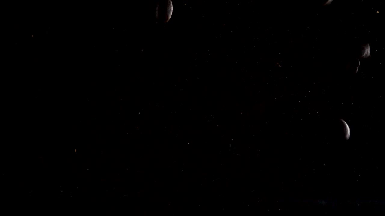 foto de estudio de granos de café marrones que caen de la oscuridad a la luz de la lente