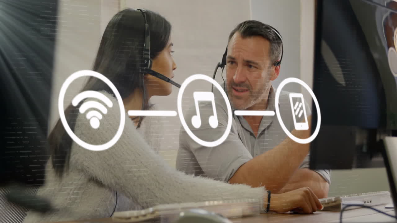 animación de iconos de los medios sobre diversos colegas que trabajan en la oficina