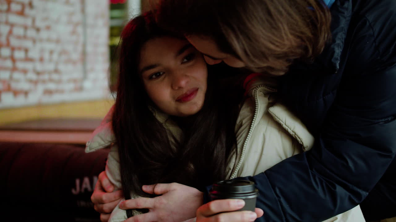 Woman drinking coffee at the caf&eacute;