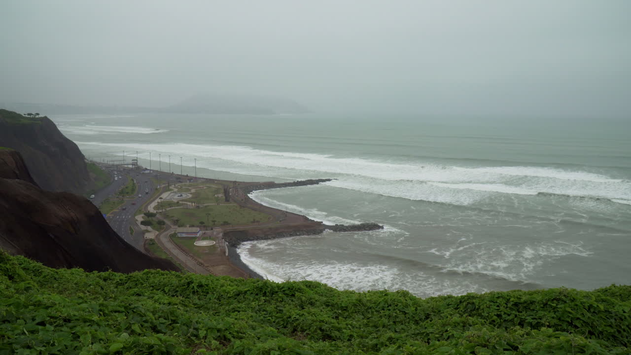 costa playa orillas paisaje malecón de miraflores, lima, perú