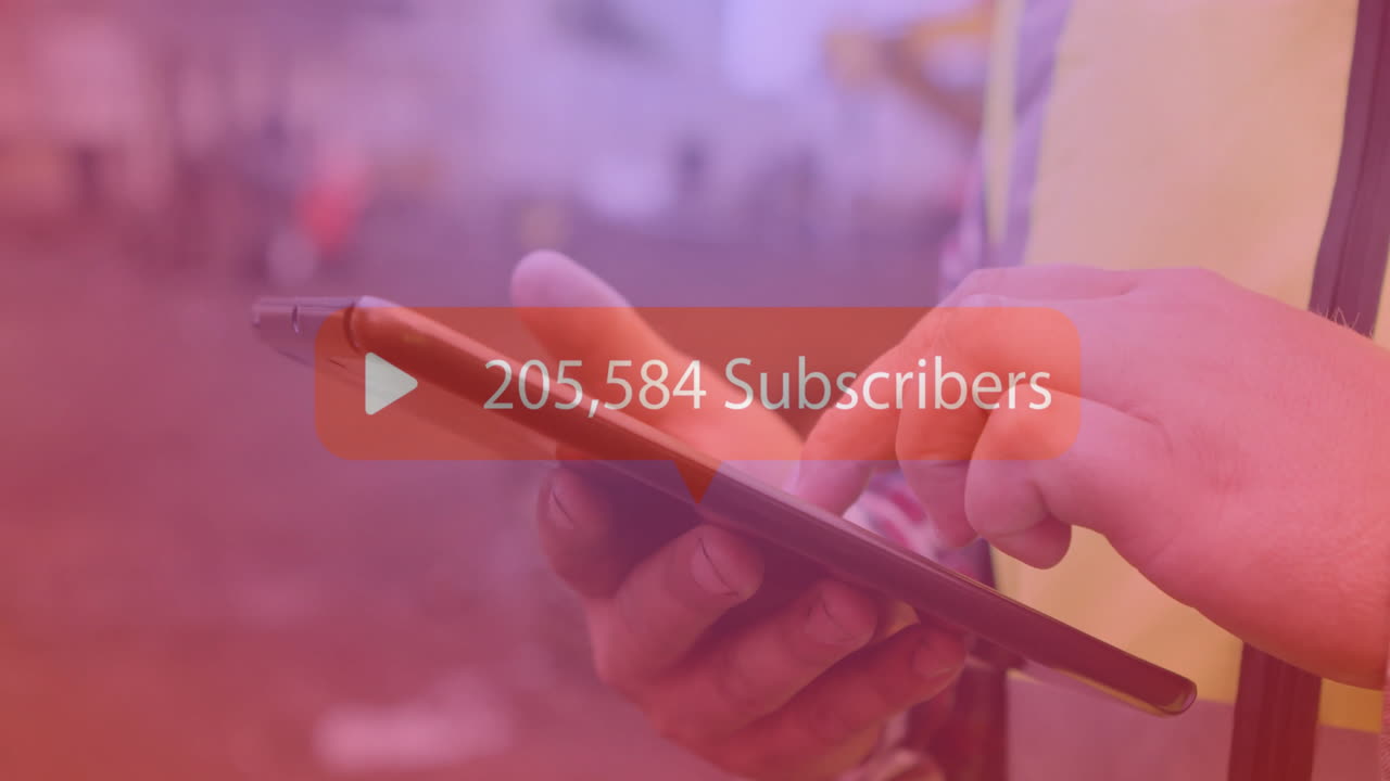 스마트 폰을 들고있는 사람, 확인하는 사람 118,076 가입자, 흐릿한 배경에 대한 애니메이션