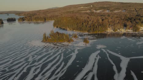 Houses-on-banks-of-Moosehead-Lake