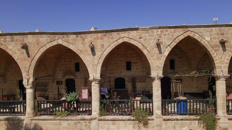 Vista aerea del Grande Inn (Büyük Han) caravanserraglio nel Centro Storico di Nicosia, Cipro del Nord