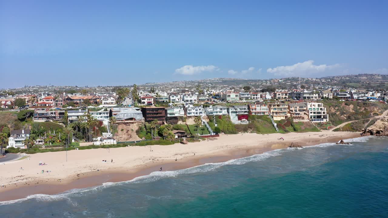 캘리포니아 해안의 해변가 건물, 뉴포트 비치 시티