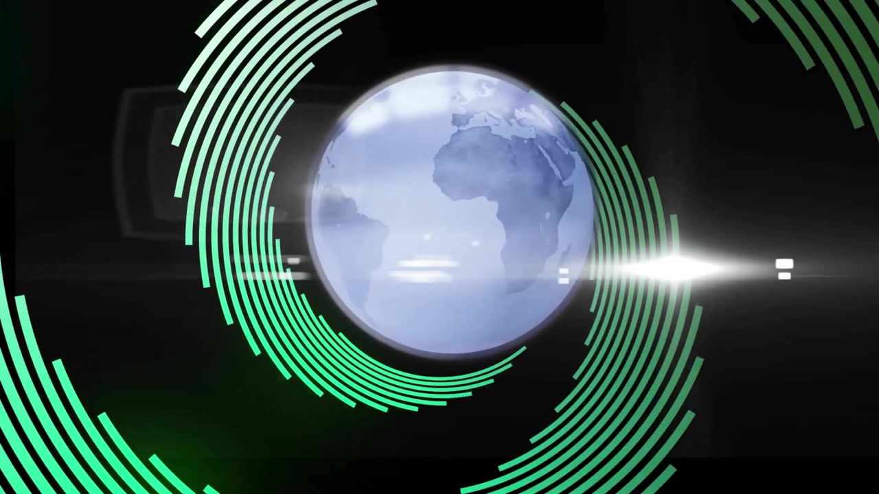 Animation von Programmiersprache und Linien, die sich kreisförmig um eine Weltkugel auf schwarzem Hintergrund bewegen.