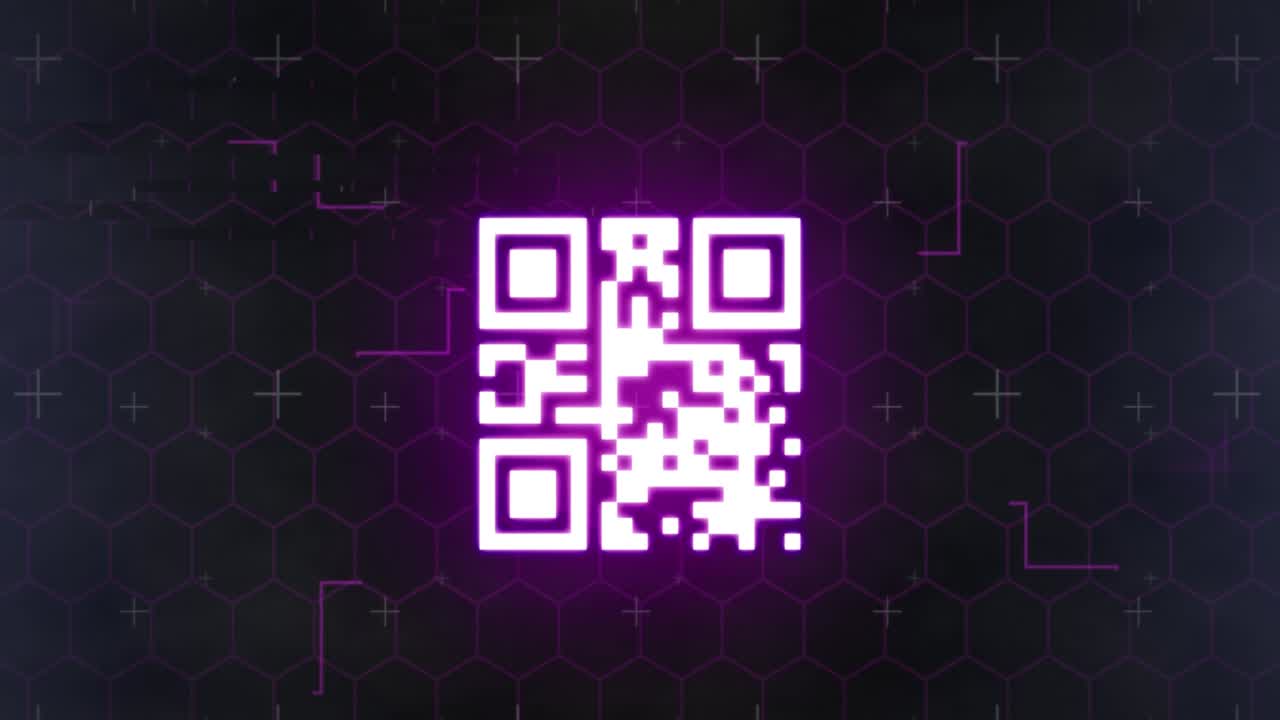 animación de un código qr de seguridad en línea brillante con marcadores y hexágonos sobre fondo negro