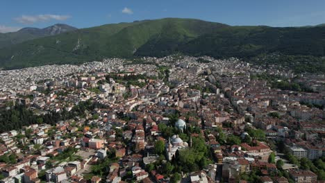 Grünes-Mausoleum-Von-Bursa-Aus-Der-Luft