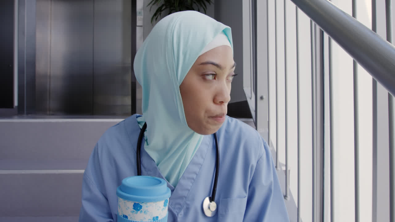 profesional médico que trabaja en un hospital