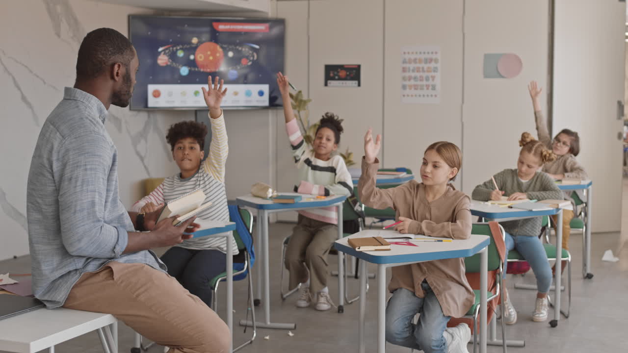 5 Grade Students at Science Class