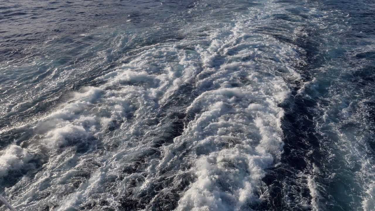 panorámica desde el barco a la isla de hawai