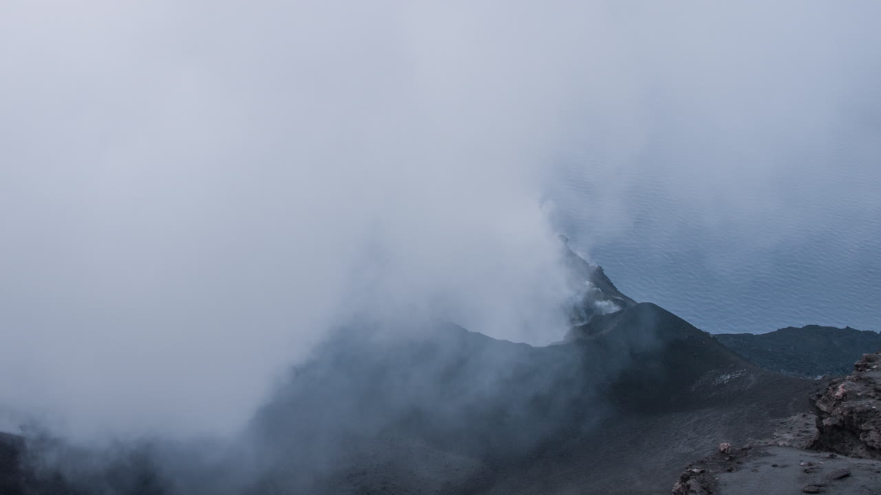 스트롬 볼리 화산 4k 07