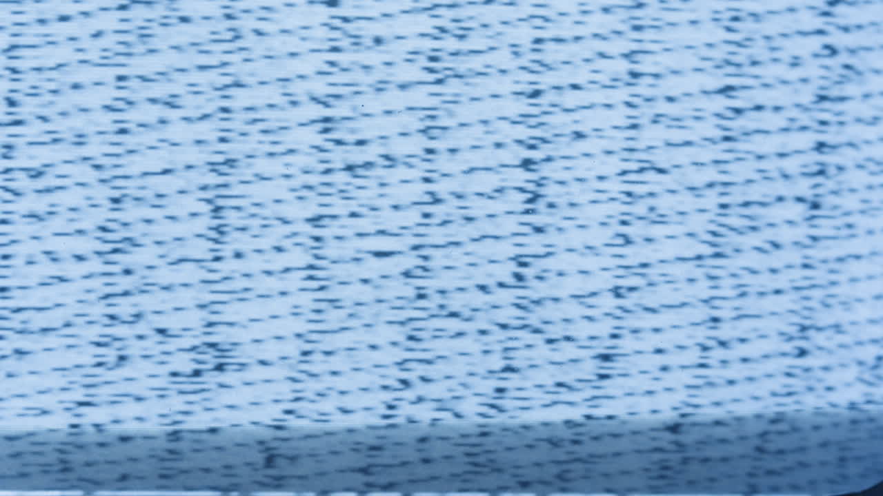 레트로 tv, 노스탈기적인 설정으로 빈티지 tv, 레트로 tv는 화면에 곡물을 표시합니다, 무서운 할로윈 밤 장치, 크로마 키 및 그린 스크린에 좋습니다.