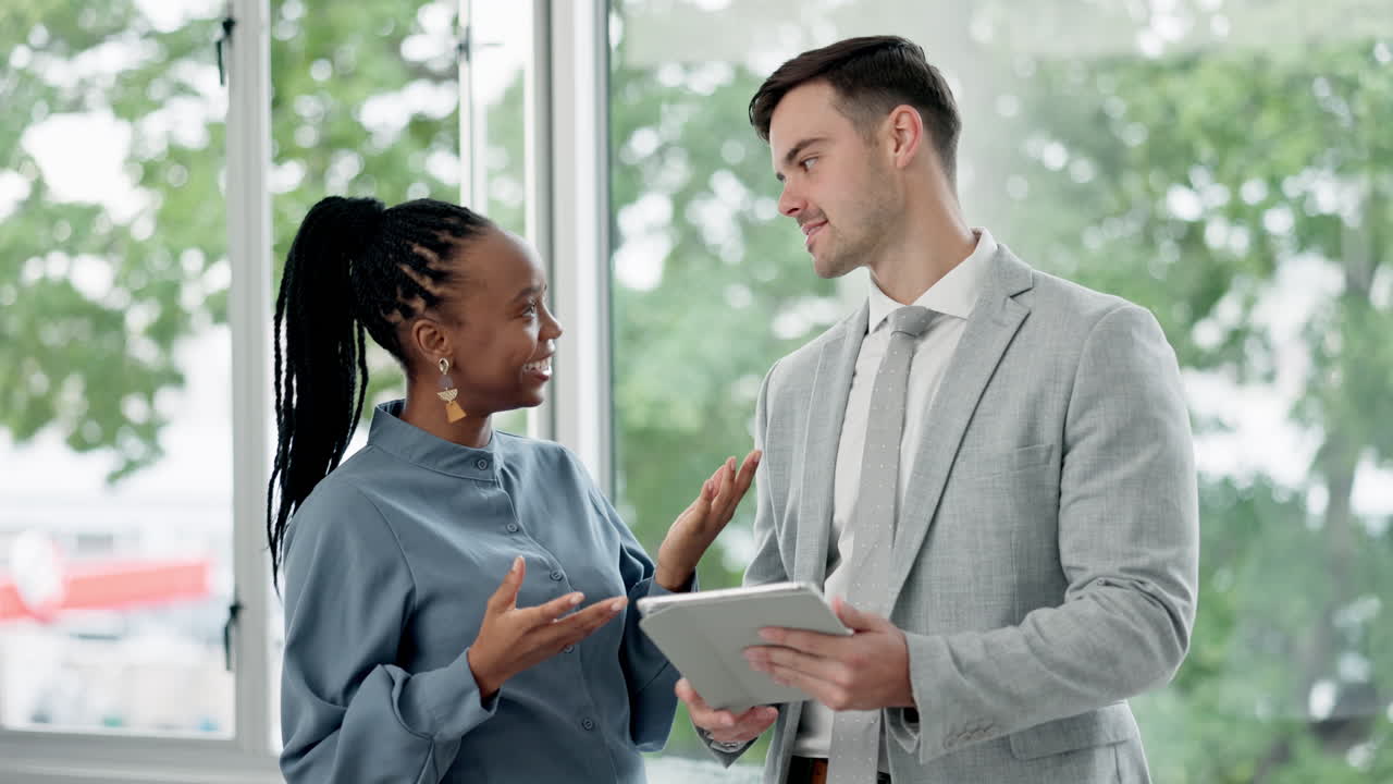 consejos, tabletas y personas de negocios