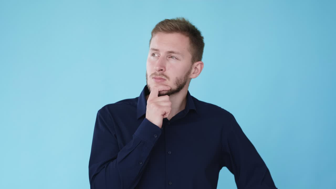 comparando el hombre tomando decisiones acuerdo duda gif bucle