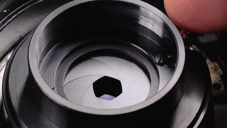 Camera-lenses-shutter-aperture-mechanism-working-close-up-repair-01