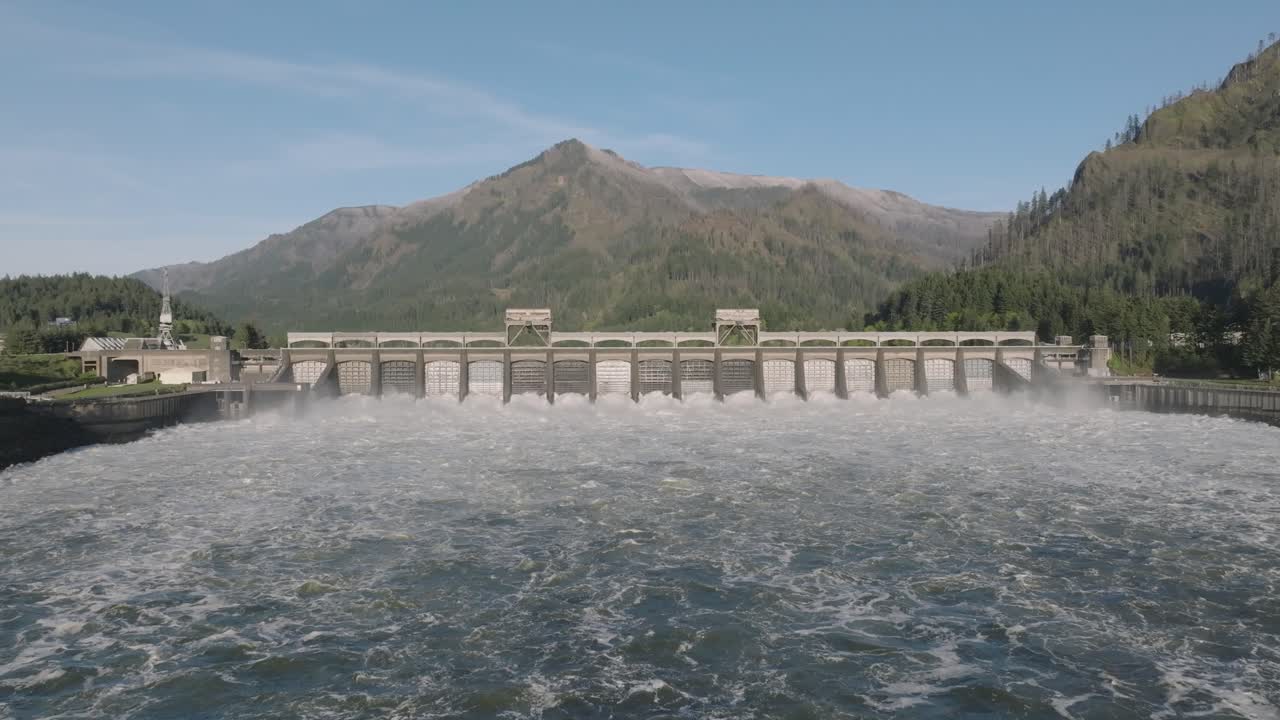 Aerial footage of Bonneville dam on the Columbia River between Oregon and Washington. Shot using DJI Mavic 3 Cine at 24 fps.