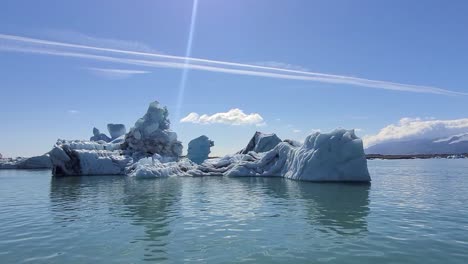 Islands-Gletscherlagune-Mit-Dem-Boot