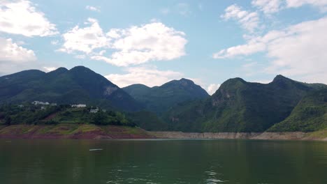 mountaineous scenery of the scenic shennong xi stream, yangtze river tributary, china