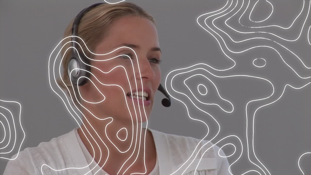 animación de líneas en movimiento sobre una mujer con auriculares de teléfono