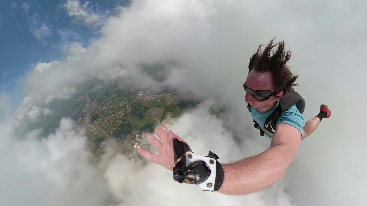 Skydiver making a amazing selfie video in free fall