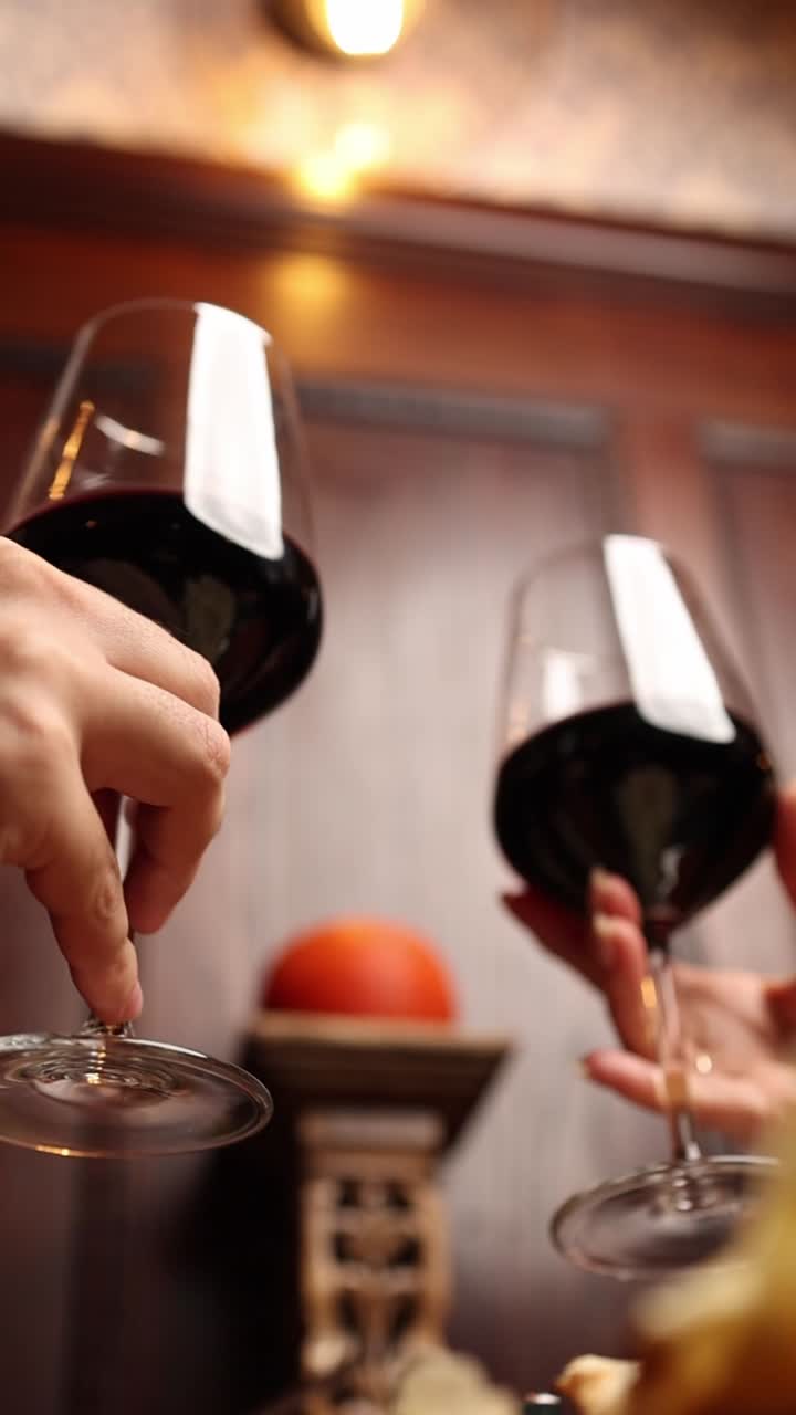 Brindando con el vino